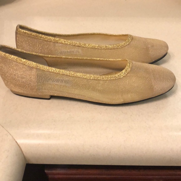 Shoes - Picture 3 of 3